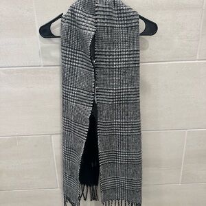 Steve Madden Black and White Plaid Scarf